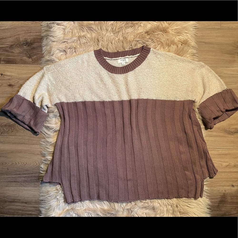 Umgee 2-Tone Short Sleeve Popcorn Ribbed Cable Scoop Neck Sweater